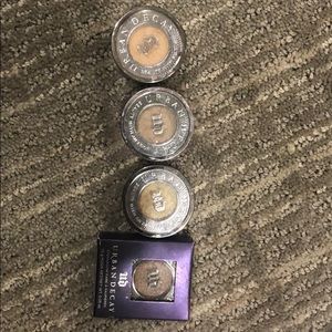 Urban decay eyeshadow lot- like new!